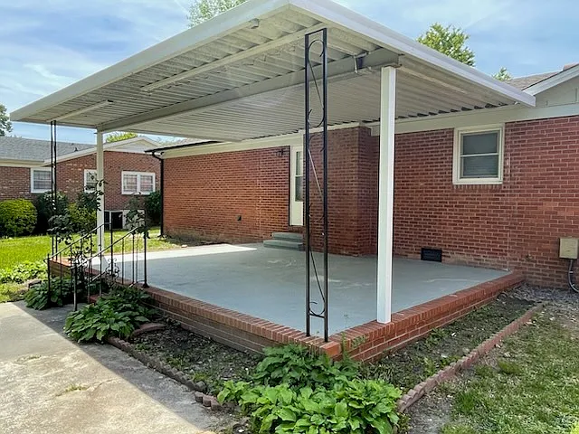 886 Southview Cir — Photo 17