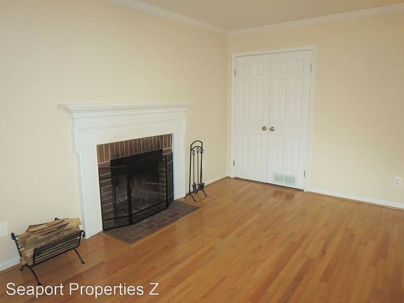 4th image of 434 1/2 N Saint Asaph St