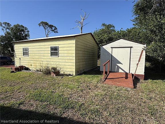 5th image of 2505 Sunset Dr