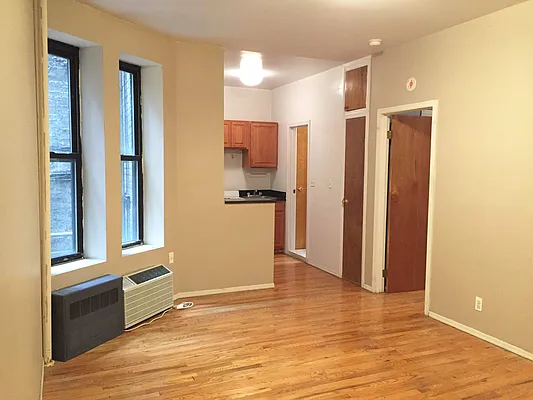 Rented by Waverly Realty Associates | media 23