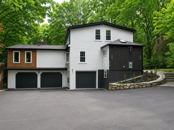 616 Grove St, Framingham, MA 01701