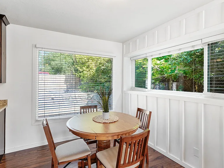 Kitchen/dining area