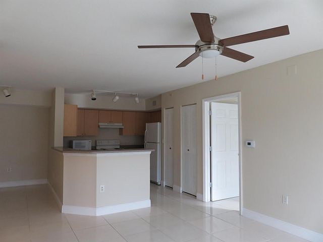 1st image of 1103 Villa Cir