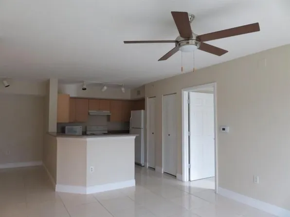 1103 Villa Cir, Boynton Beach, FL 33435