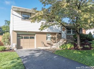 130 Yorkshire Dr, Mechanicsburg, PA 17055