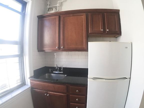 4th image of 31-80 43rd St #B5