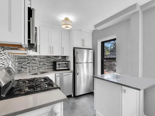 1265 Shore Parkway image 5 of 11