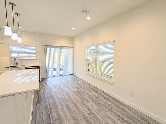 5th image of 625 Essex St