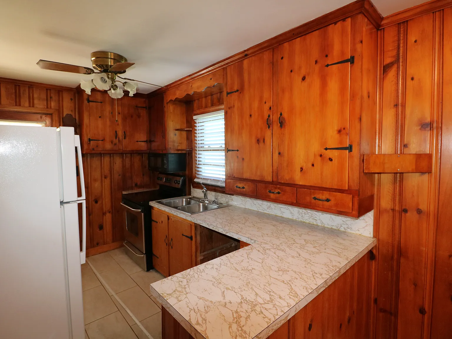 3 bed, $1,525 — Photo 3