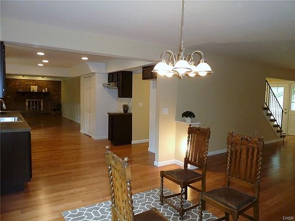 5th image of 4601 Silver Oak St