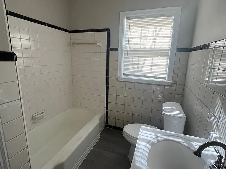 1467 Oberle Ave — Photo 9