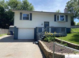 2621 Virginia St, Omaha, NE 68147