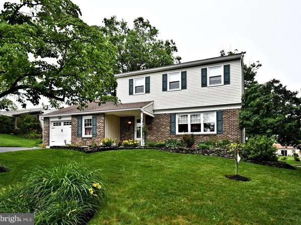 403 Grenoble Dr, Sellersville, PA 18960