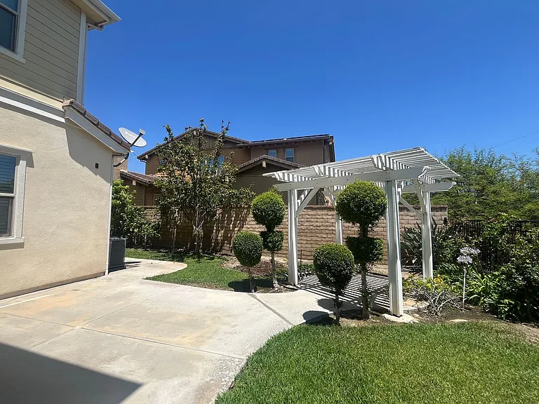 1134 Las Colinas Way — Photo 21