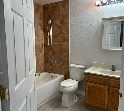 4th image of 589 Mimosa Ave