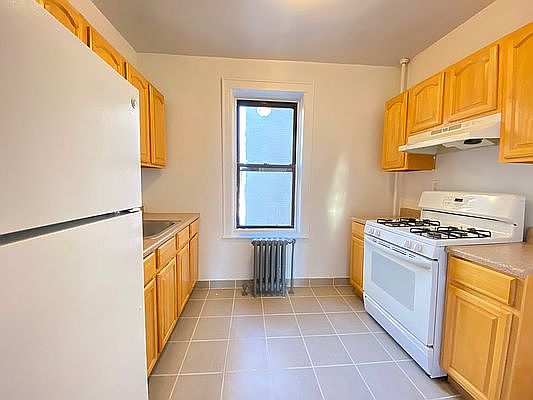 5th image of 41-10 Bowne St #4R