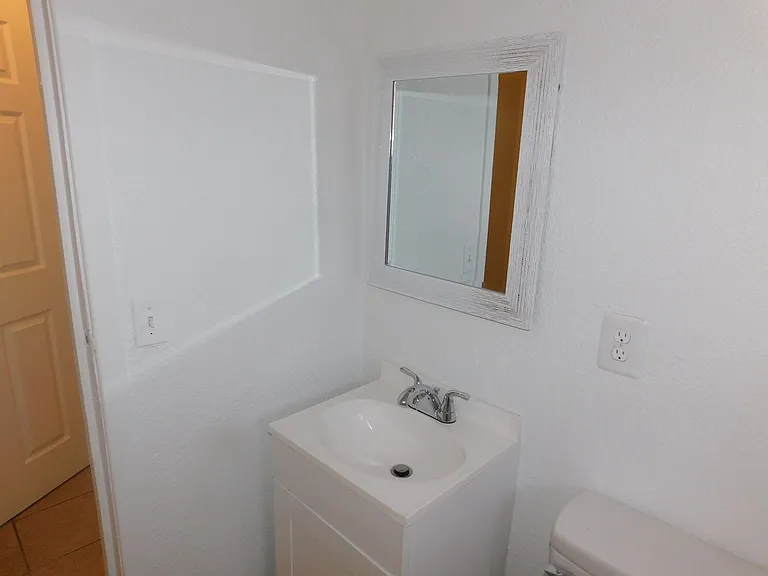 1007 C St #3 — Photo 10