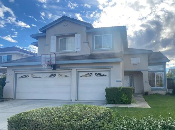 1910 Carousel Dr, Hollister, CA 95023