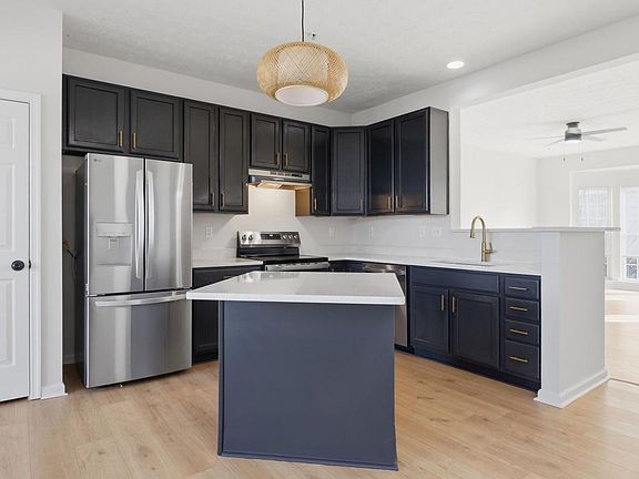 5th image of 1404 Pangbourne Way