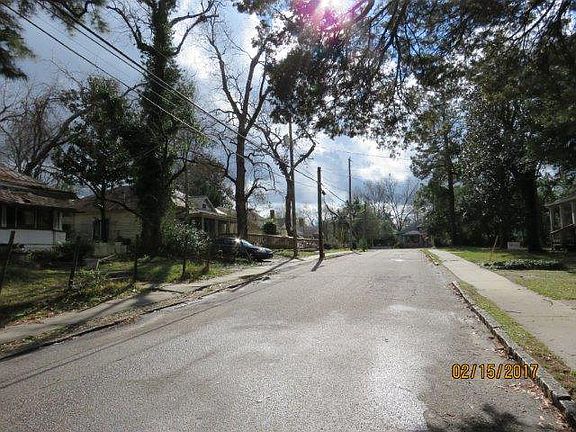 2nd image of 1043 Henley St