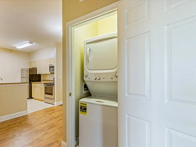 North Pointe Apartments — Photo 6