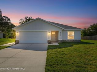 8130 Ridge Rd, Weeki Wachee, FL 34613