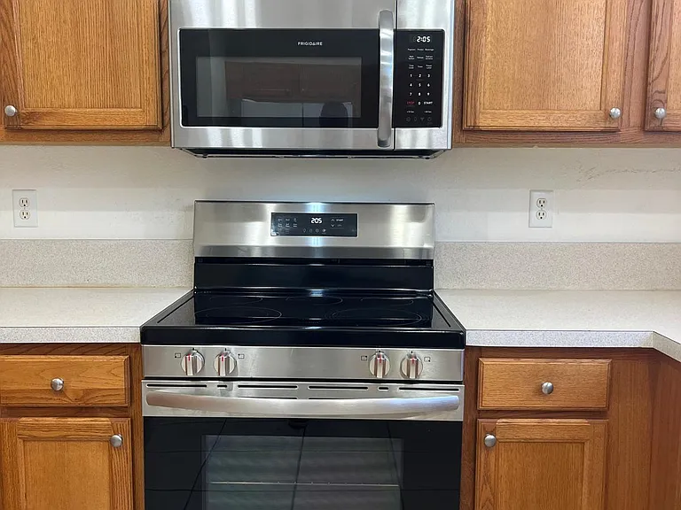 767 Millbrae Ct #2 — Photo 8