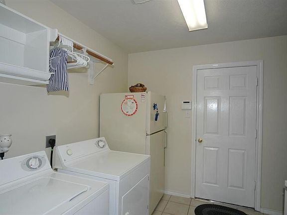 5th image of 2884 Misty Bay Dr