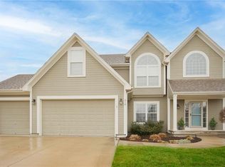 516 SW Gentry Ln, Lees Summit, MO 64081