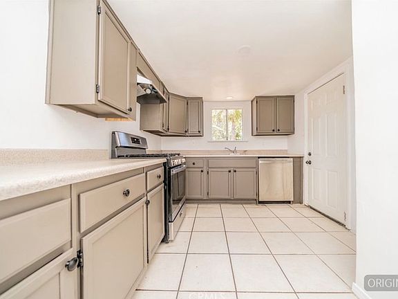 5th image of 281 W 12th St #1251