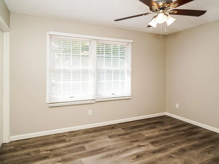 532 Hunters Trl — Photo 8