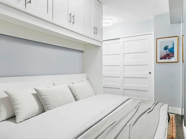 153 East 57th Street image 6 of 7