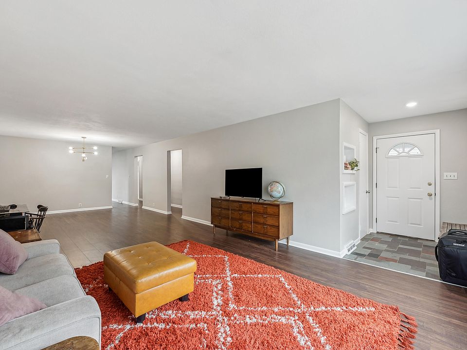 kotominton ☻ 7148 Northcote Ave, Hammond, IN 46324 | Zillow