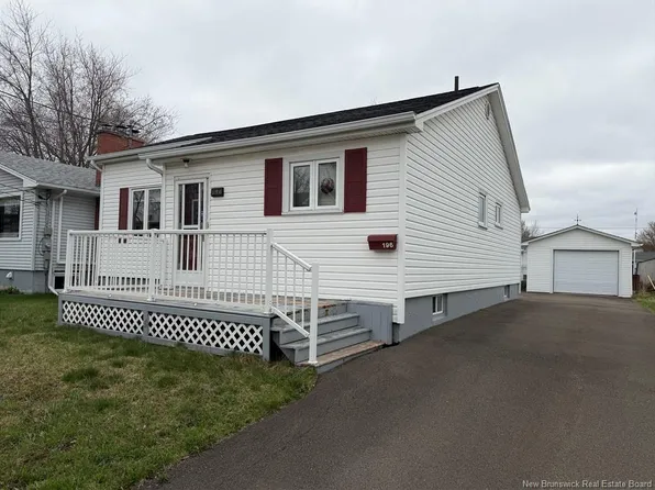 196 Waverley Ave, Moncton, NB E1C 7V4