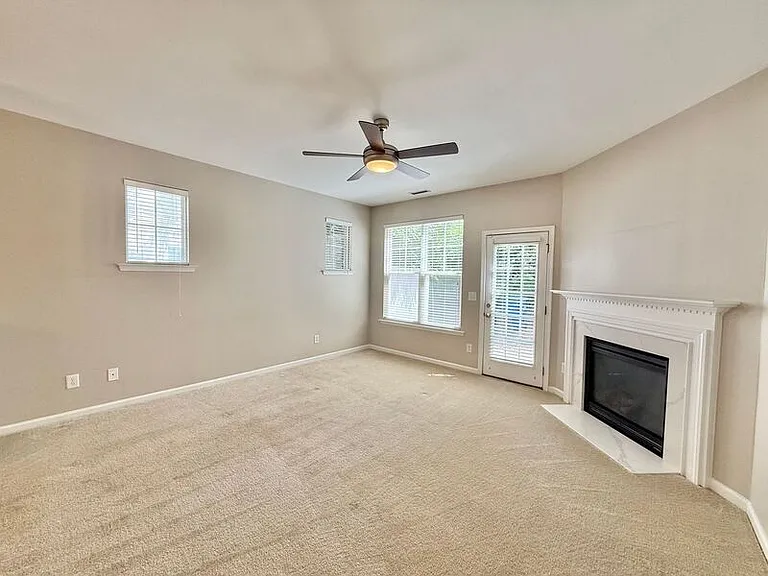 3021 Parkersburg St — Photo 3