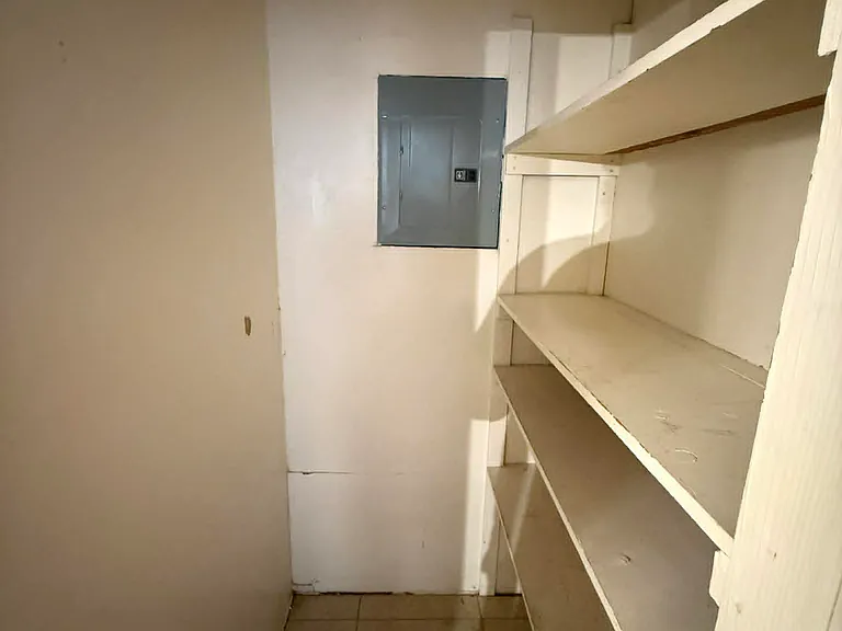 1137-1 E Adelaide Dr — Photo 17