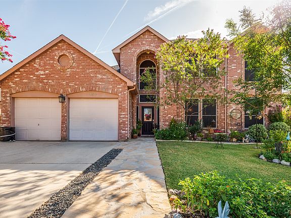 2nd image of 925 Rio Vista Ln