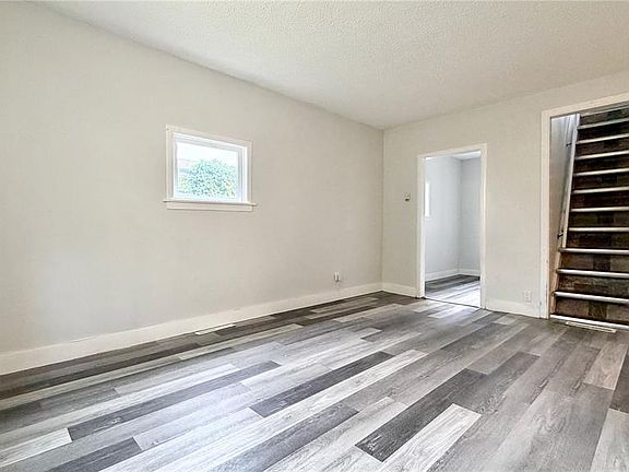 4th image of 710 M AVENUE S