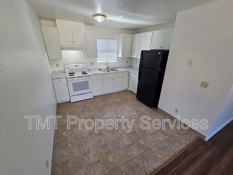 228 McFarland St #6 — Photo 9