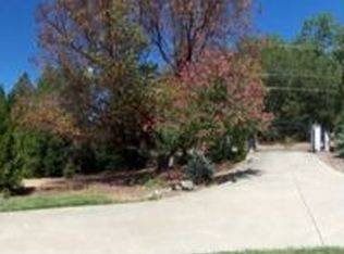 201 Meadow Lark Dr, Grants Pass, OR 97526