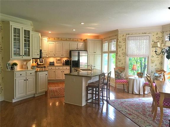 4th image of 5709 W 146th St