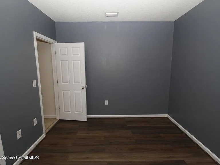 535 Trymore Dr SE — Photo 15