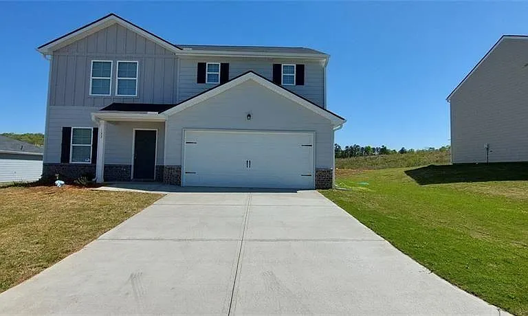 133 Oxford Ln — Photo 1