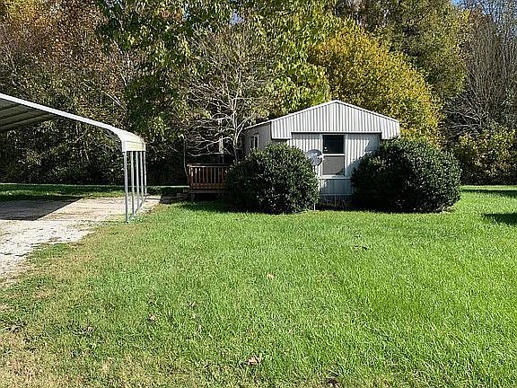 3rd image of 174 Evergreen Ln