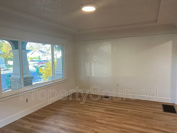 3rd image of 946 S Sierra Nevada St