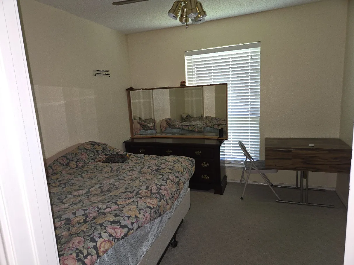 4 bed, 1841 sqft, $1,000 — Photo 3