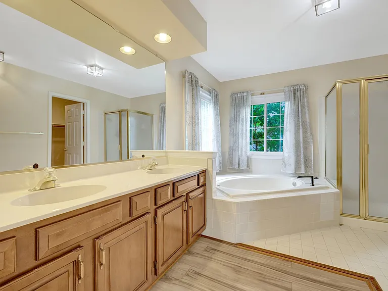 814 Autumn Breeze Ct — Photo 19