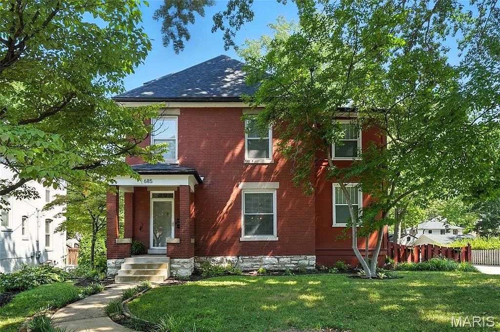 685 Clark Ave photo 1