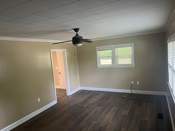 5th image of 149 Edgewood Dr