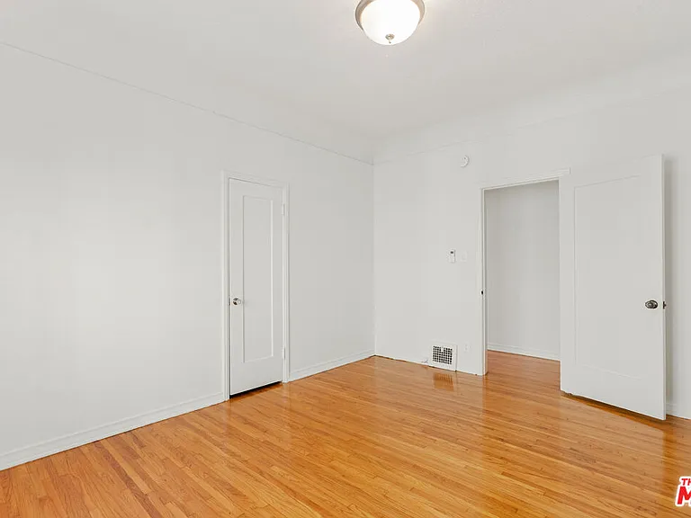 726 S Dunsmuir Ave — Photo 31